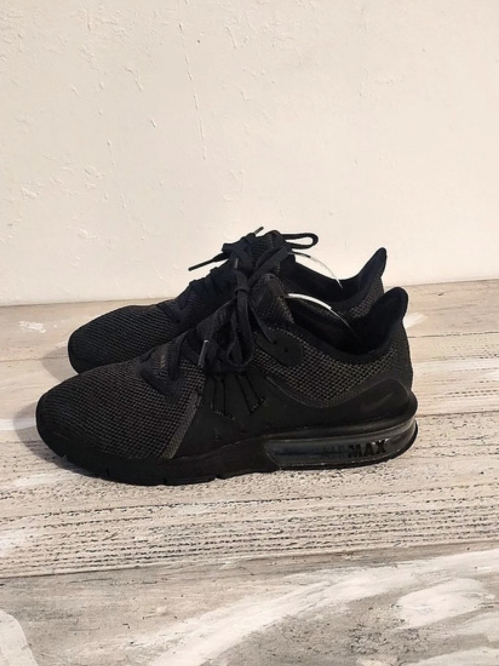 Nike Air Max Sequent 3 Womens sz7.5 Black Running Shoes 908993-010 Triple Black